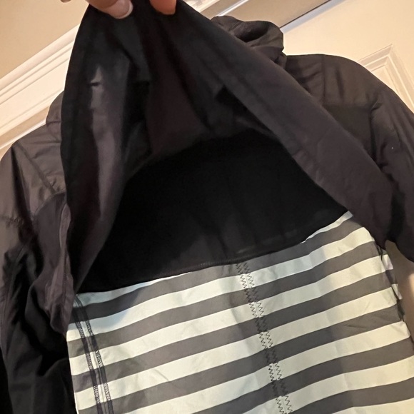 Lululemon Run Get Up And Glow Jacket! - Picture 12 of 13